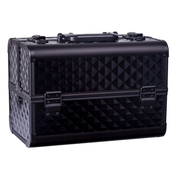 5 produse care nu pot lipsi din geanta cosmetica